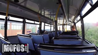 Anna Darling Ve Lola Gatsby'Nin Ingiliz Bir Fahişe Partisindeki Vahşi Gecesi