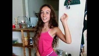 Göz Alıcı Kız Arkadaşının Fiziği Yüksek Kaliteli Fotoğraflarda Yakalandı