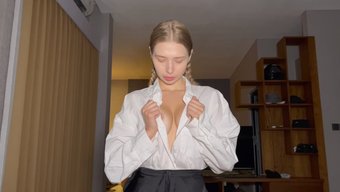 Genç Amerikalı Kız, Temmuz Ayında Günlük Pov Sakso Çekiyor Ve Spermi Yutuyor