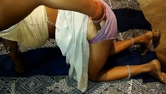 Hintli Genç Kızın Ilk Cinsel Deneyimi Gizli Kamerada Yakalandı