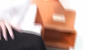 Esmer Milf'In Samimi Otel Odası Tek Başına Zevki