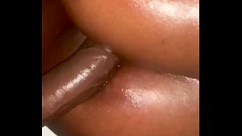 Siyah Güzellik, Otel Odasında Büyük Siyah Yarrağı Alıyor