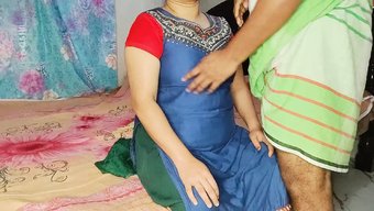 Büyük Doğal Göğüslü Hintli Kız Hayatının En Iyi Seksini Alıyor