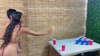 Üvey Kız Kardeşime Karşı Bir Oyunda Zafer Kazandım Ve Ardından Onunla Şiddetli Bir Cinsel Ilişkiye Girdim, Ta Ki Kıçı Spermle Delinene Kadar.