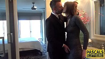 Amerikan Bebek Hükmediliyor Ve Hd Videoda Sıvı Fışkırtıyor