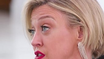 Dee Williams'In Çorap Ve Yüksek Topuklu Ayakkabı Giyen Gp2580 Ile Yoğun Anal Karşılaşması