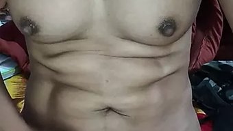 Bikini Giyen Asyalı Kız, Sert Am Yalama Ve Parmaklama Istiyor