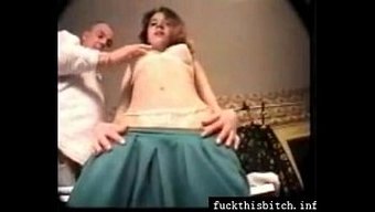 Genç Amatör, Sert Bir Video Içinde Amını Yalatıp Siktiriyor