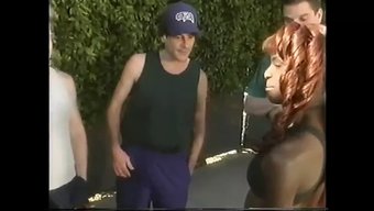 Sevimli Üniversiteli Jodi Roxxx, Sıcak Bir Yurt Odasında Karşılaşıyor