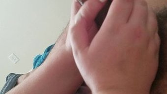 Ev Yapımı Büyük Siyah Yarrağın 19 Yaşındaki El Işi