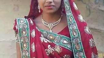 Hintli Üniversite Kızı Yurt Faaliyetleri Için Cinsel Partner Arıyor